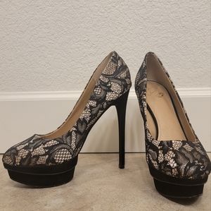 Colin Stuart nude pump stiletto heals with black lace -9B